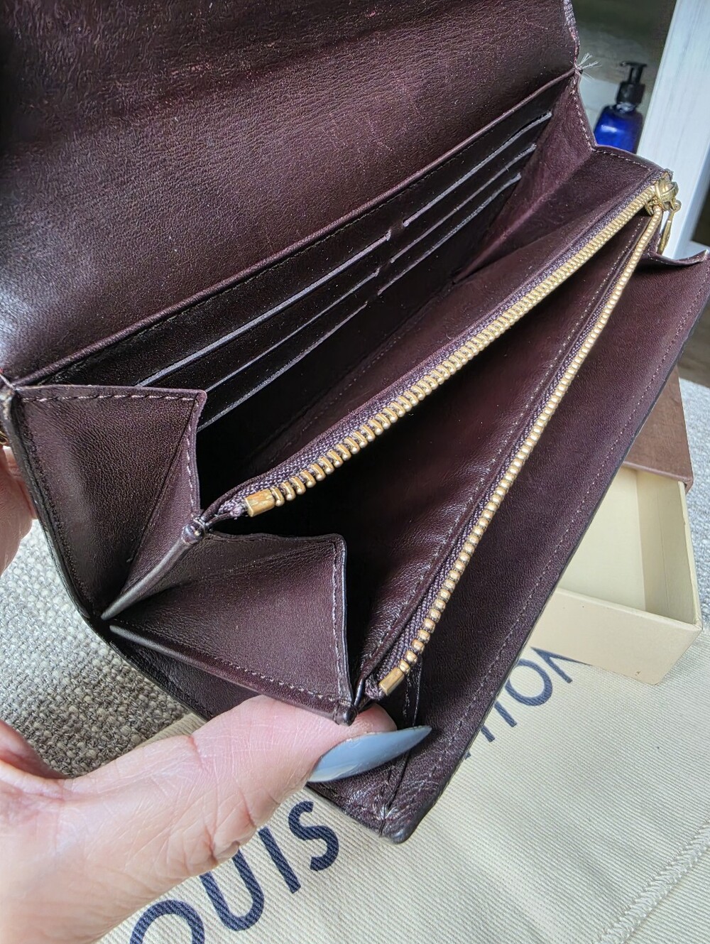 Authentic Louis Vuitton Sarah Patent Monogram Wallet in Deep Burgundy - Picture 13 of 14